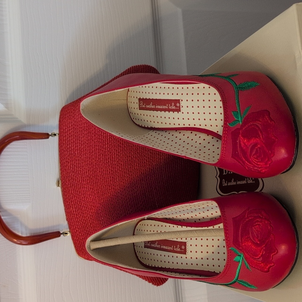 Shoes - Picture 2 of 5